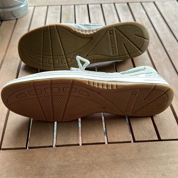 Pale blue/green Sperry topsiders in excellent condition! Size 8! - Picture 5 of 6